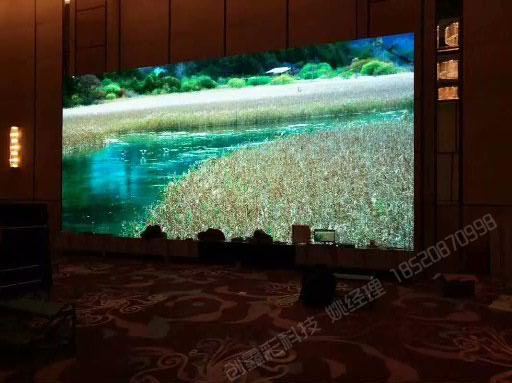北京机场_希尔顿酒店P4全彩显示屏46平方_安装项目